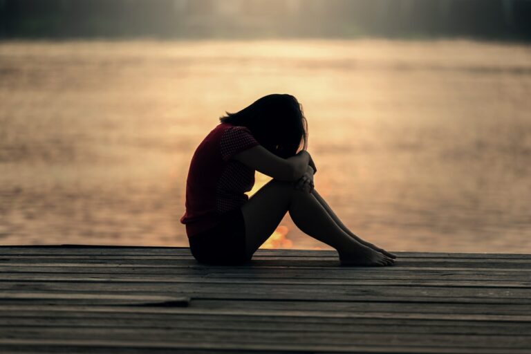 Samobójstwa wśród młodzieży – dlaczego są tak częste?